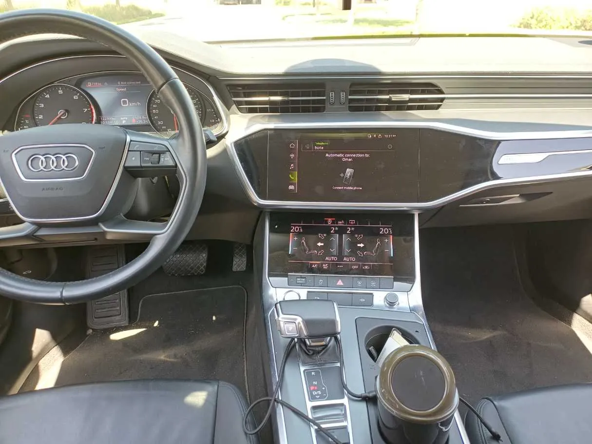 Car image 16