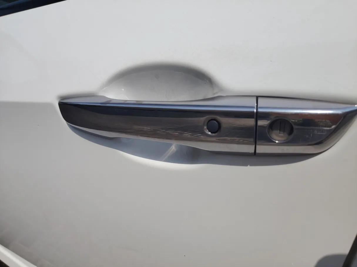 Car image 27
