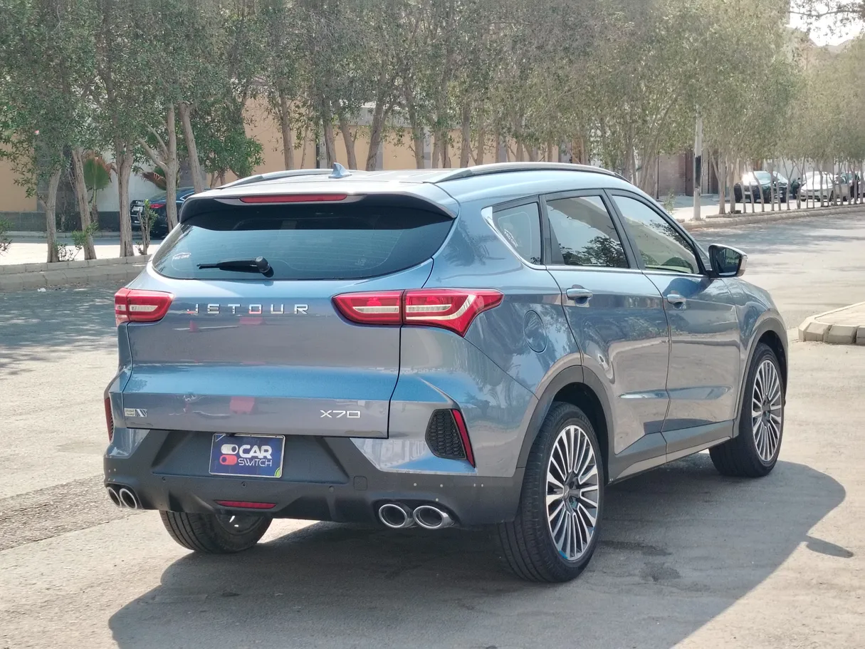 Car image 5
