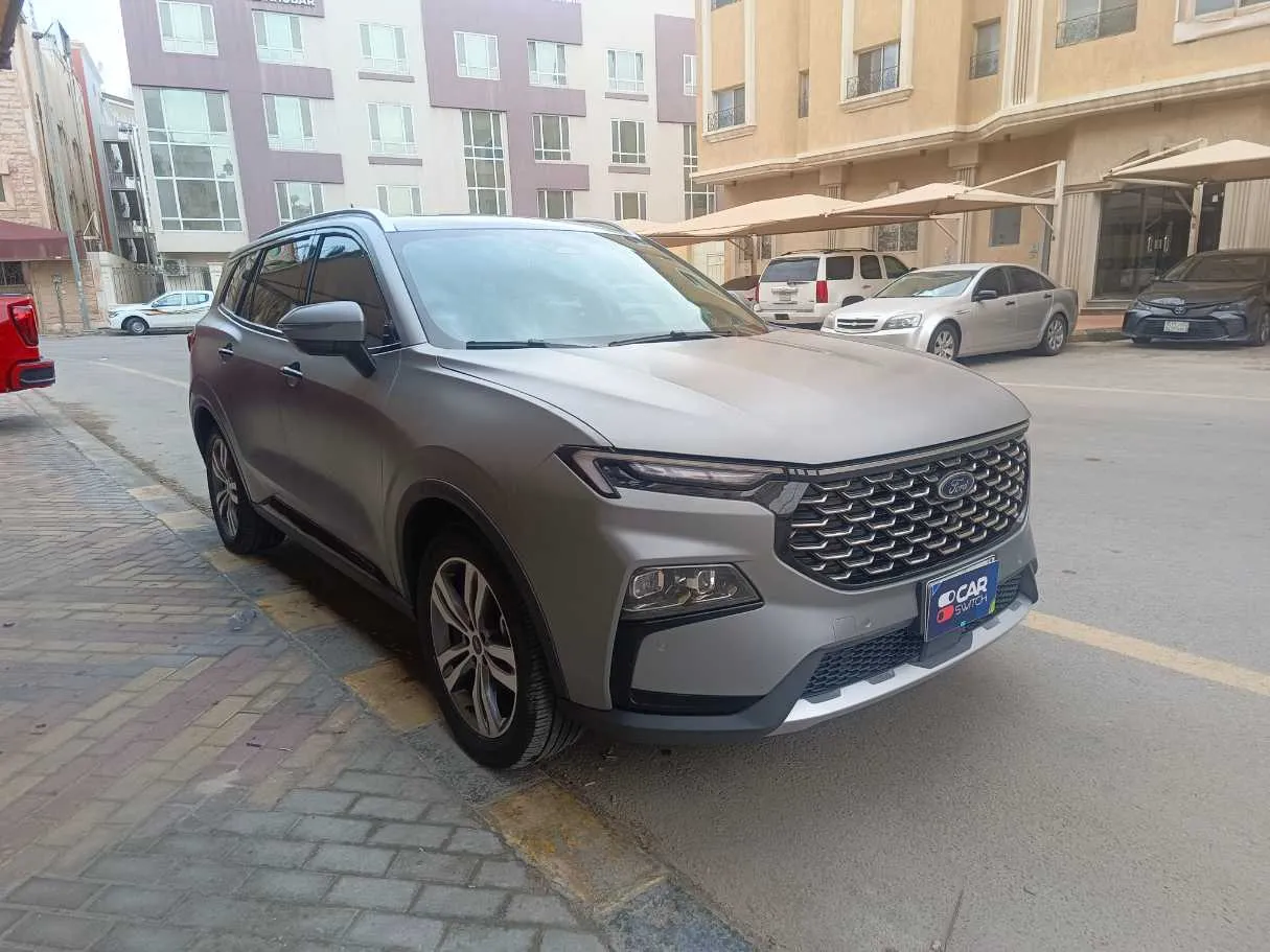 Car image 3
