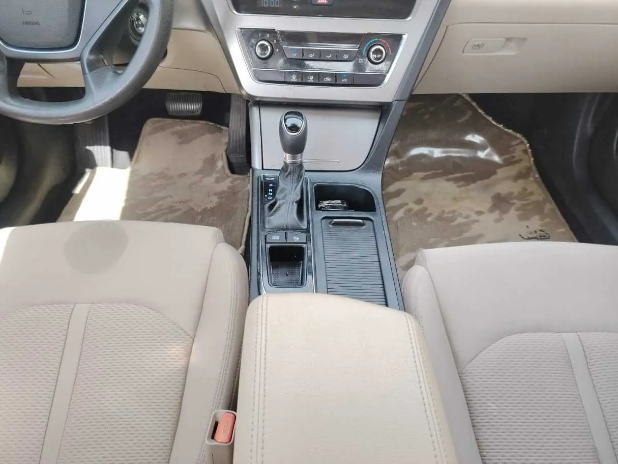Car image 23