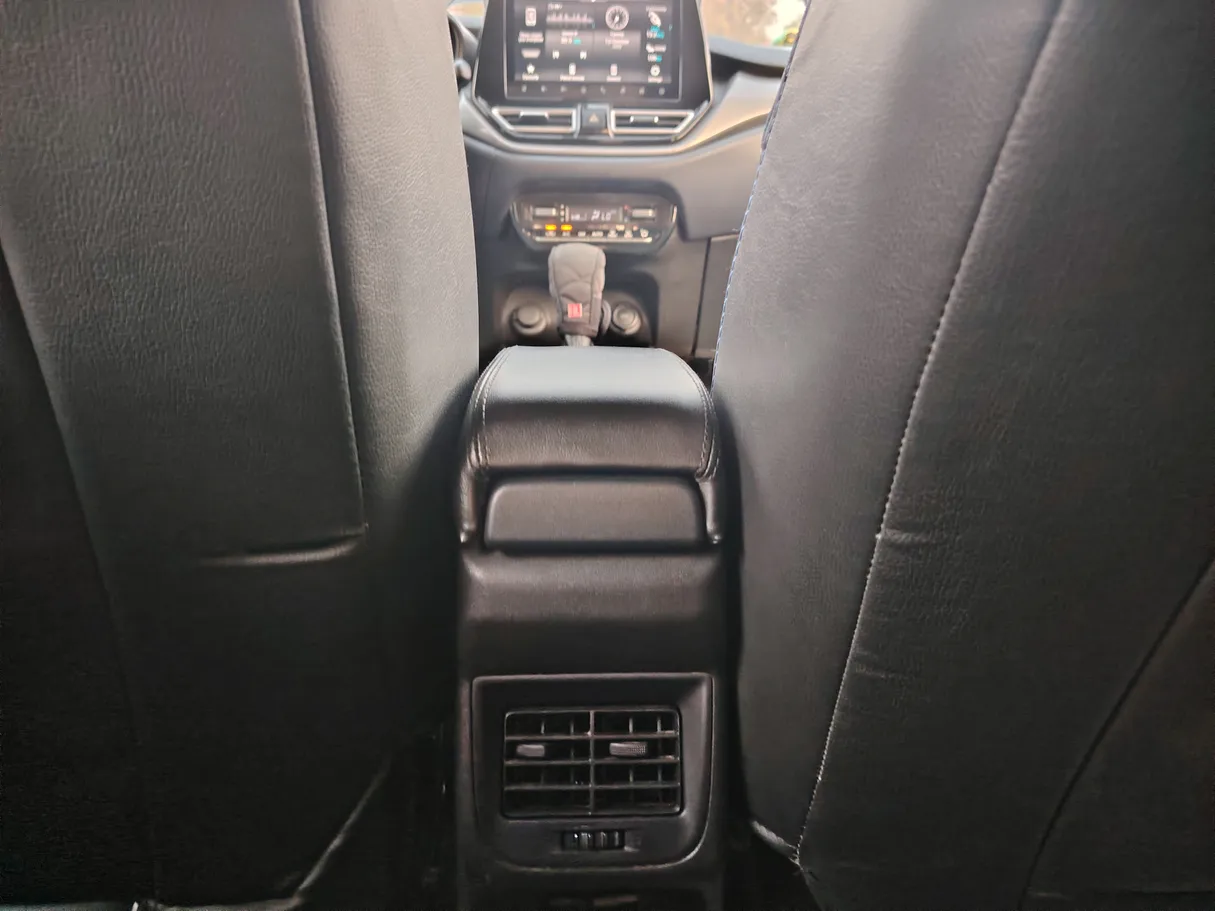 Car image 27