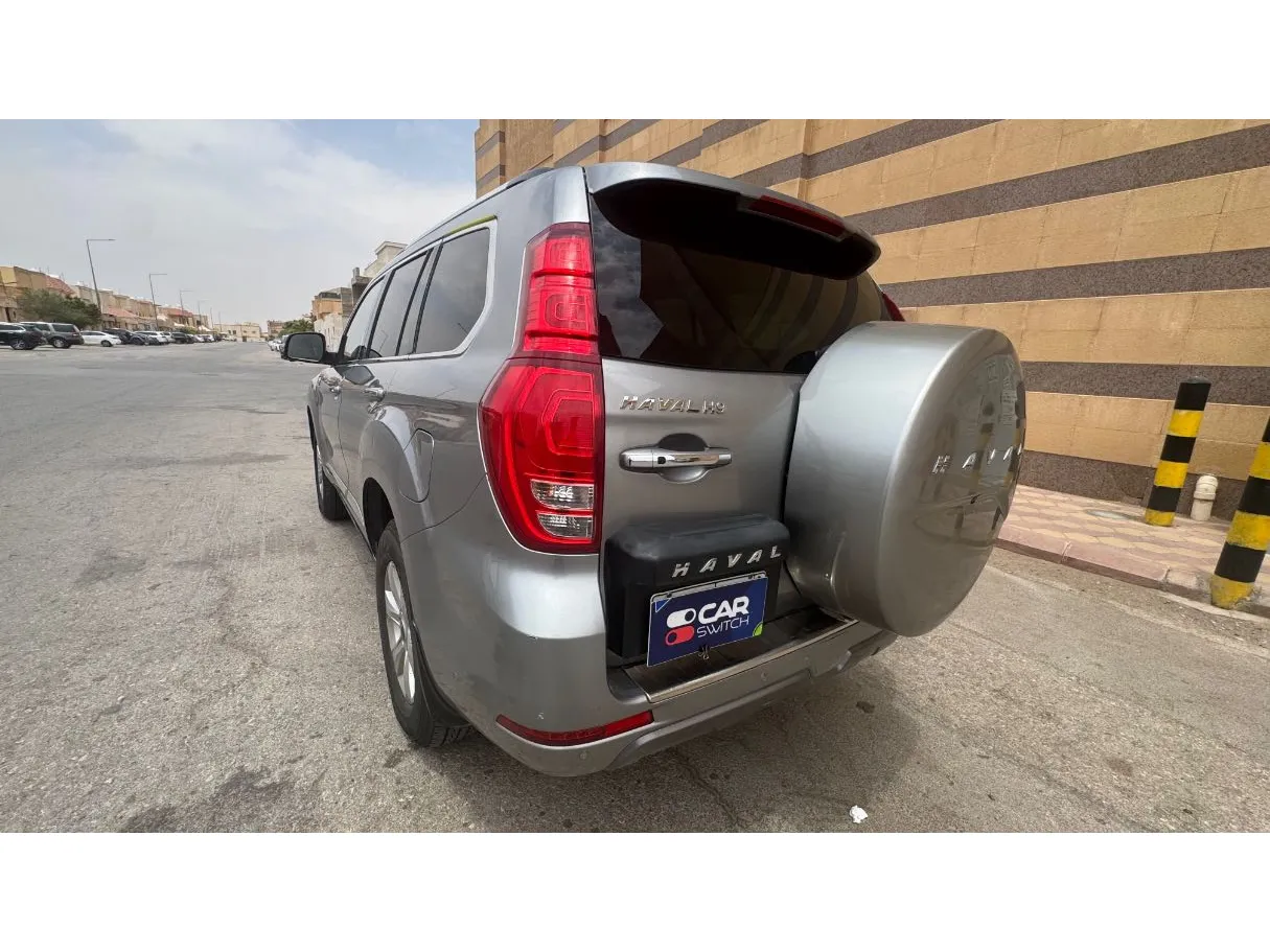 Car image 7