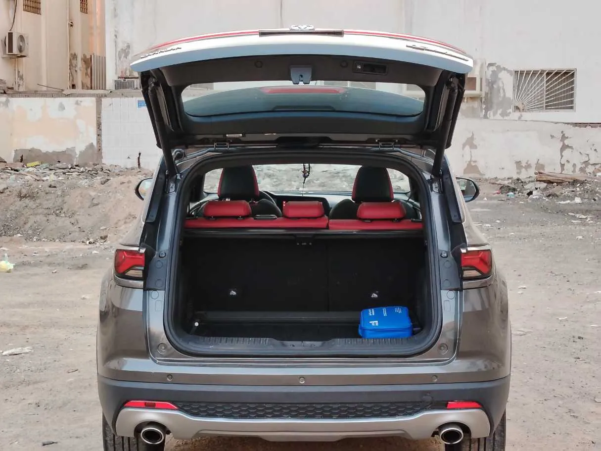 Car image 28