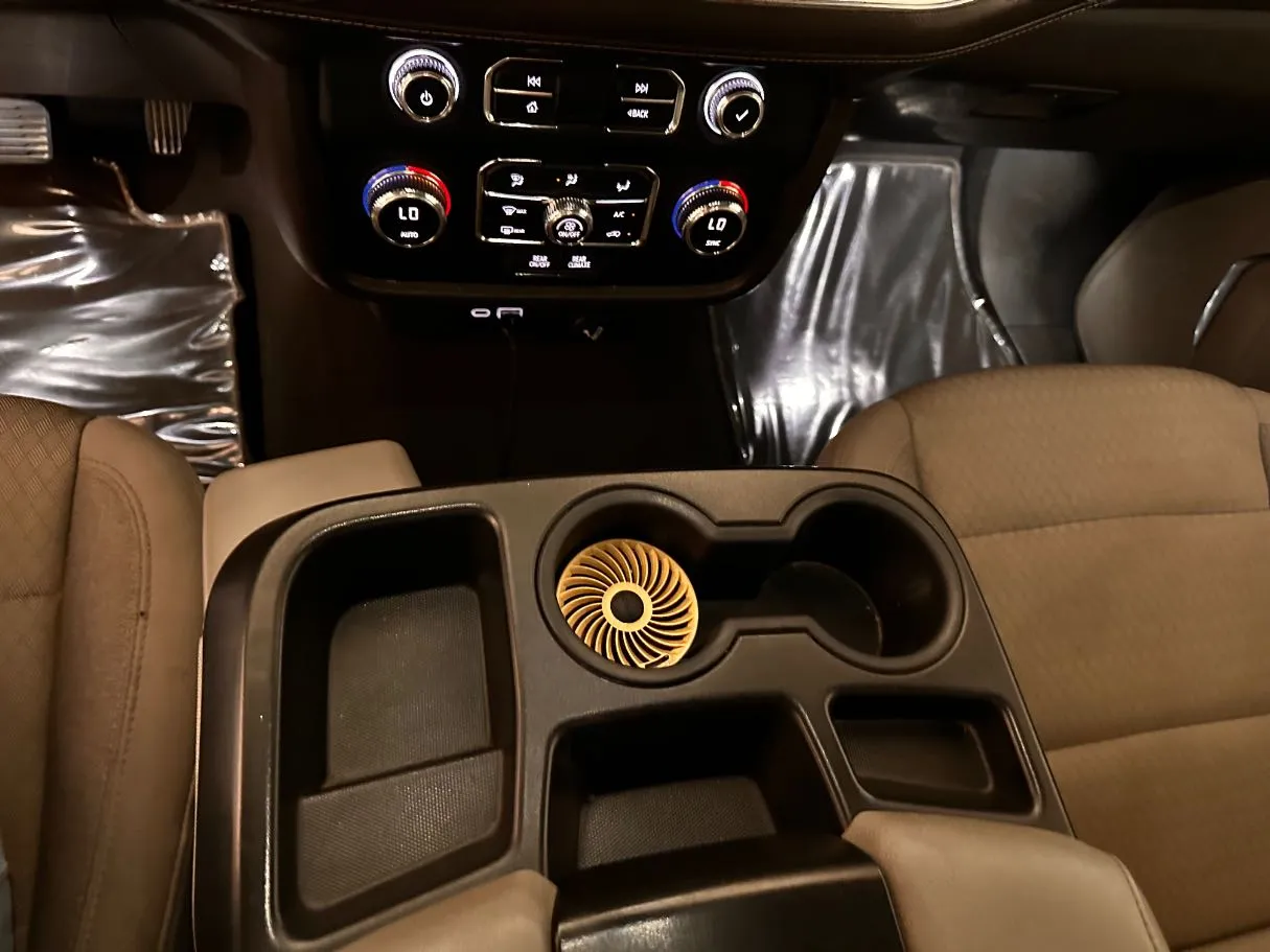 Car image 26
