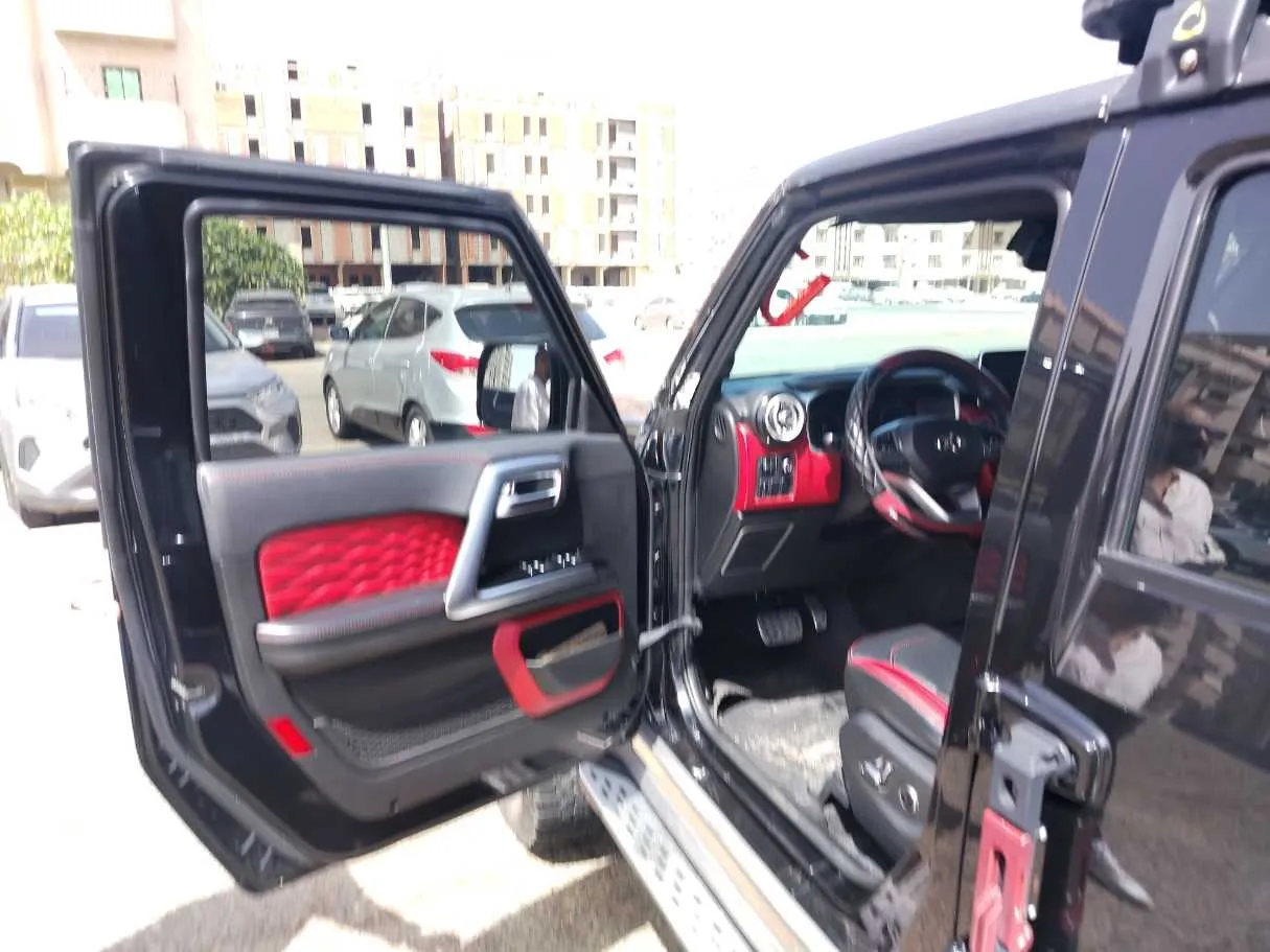 Car image 11