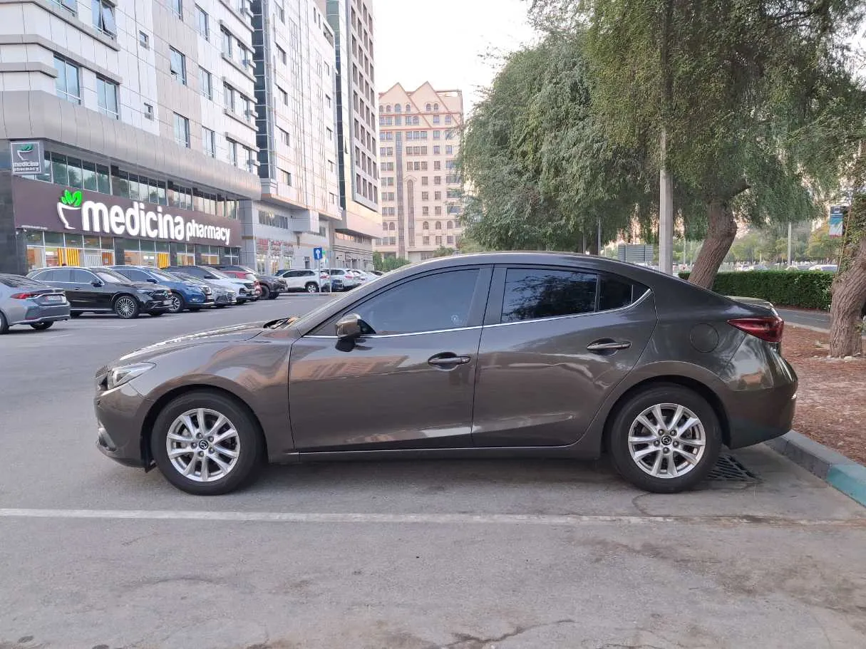 Car image 8