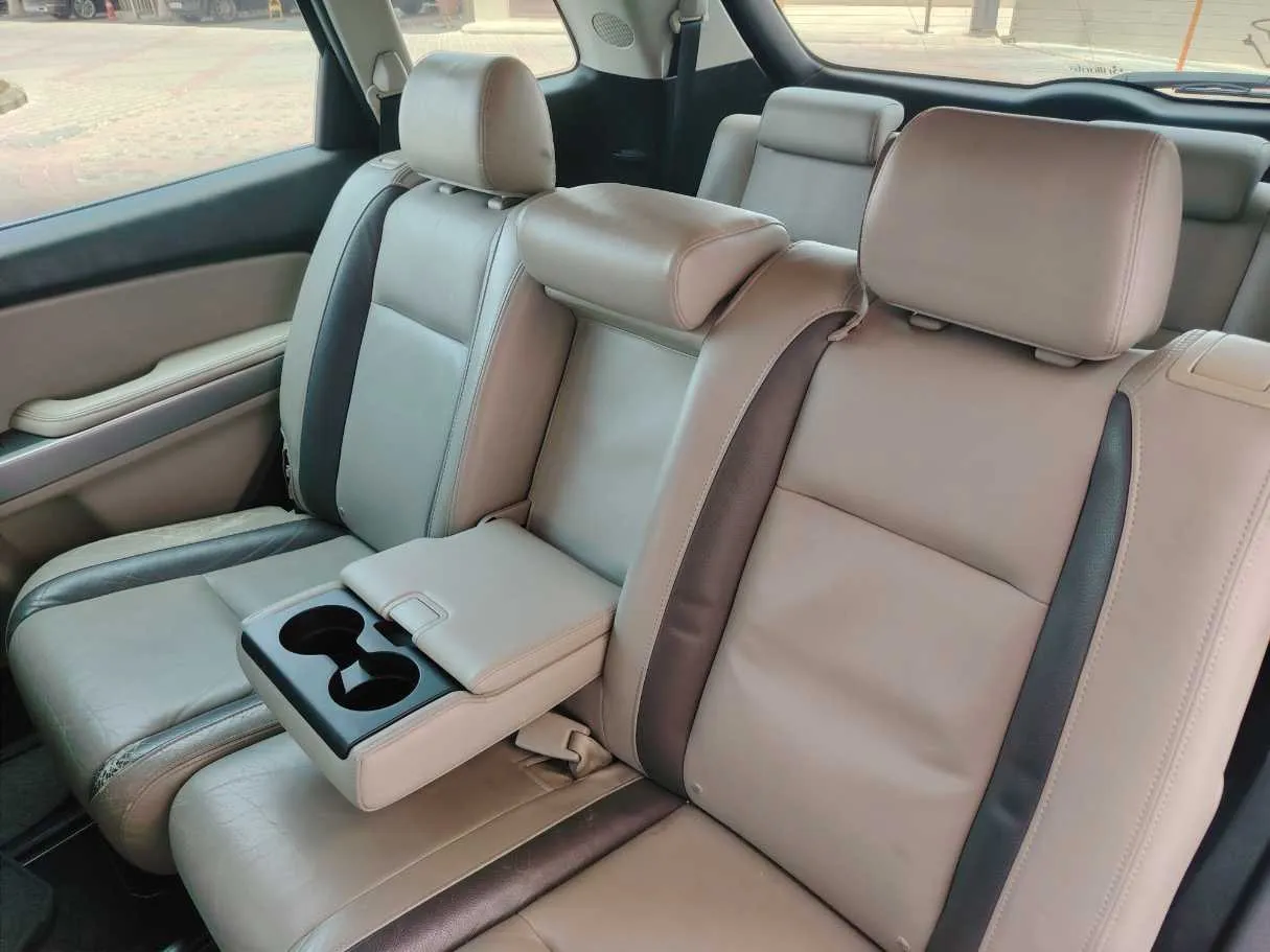 Car image 17