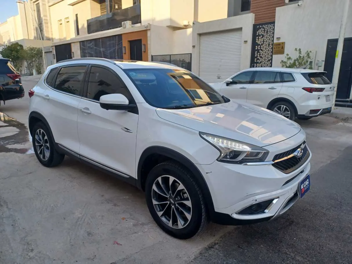 Car image 3
