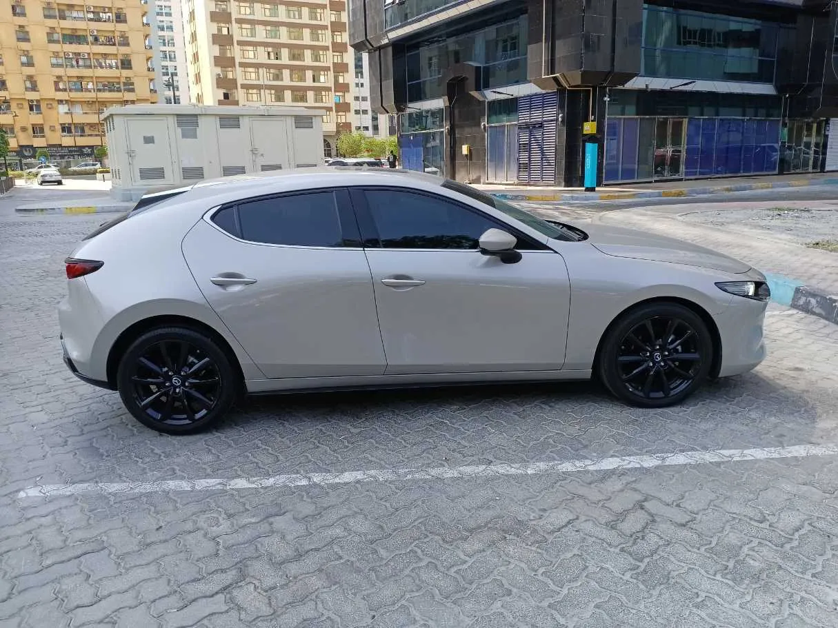 Car image 8