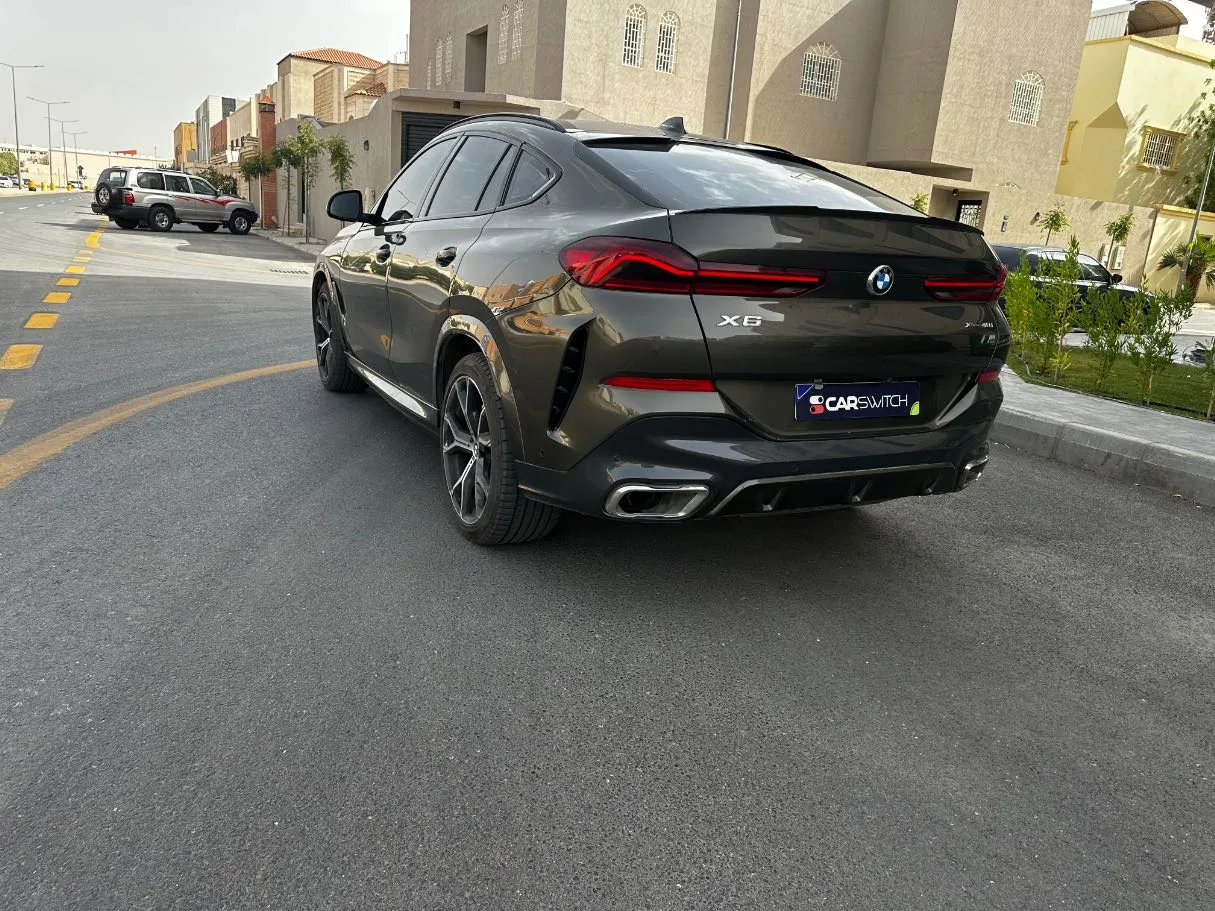 Car image 7