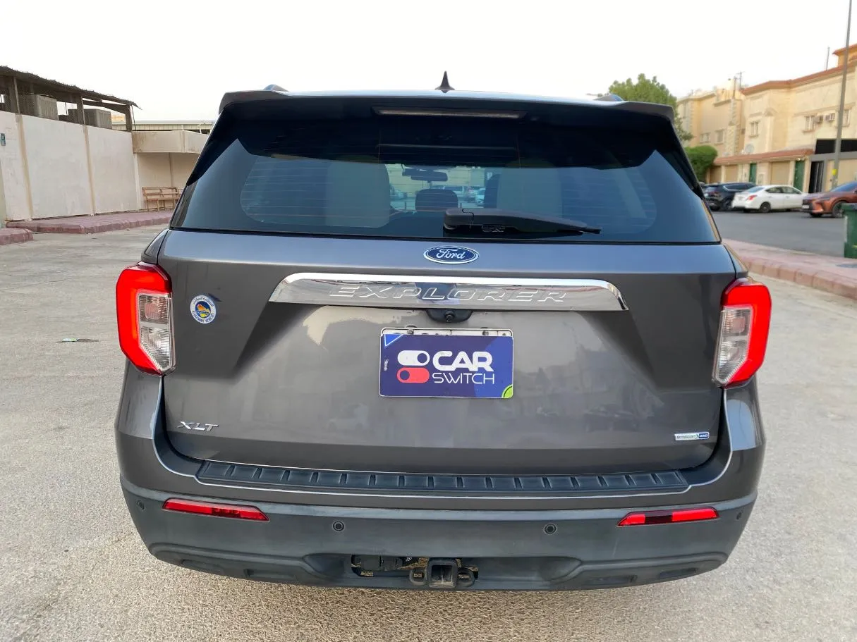 Car image 6