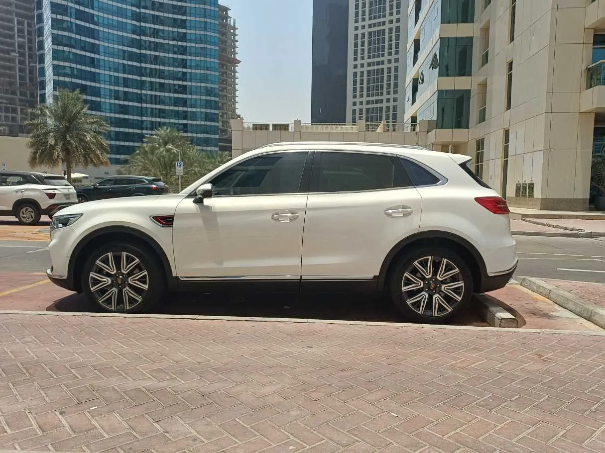 Car image 8