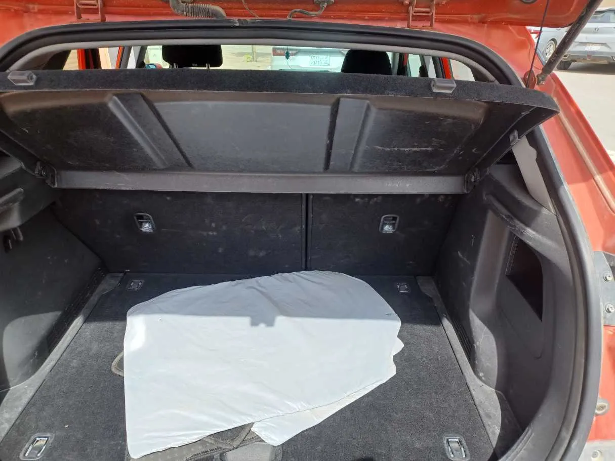 Car image 21