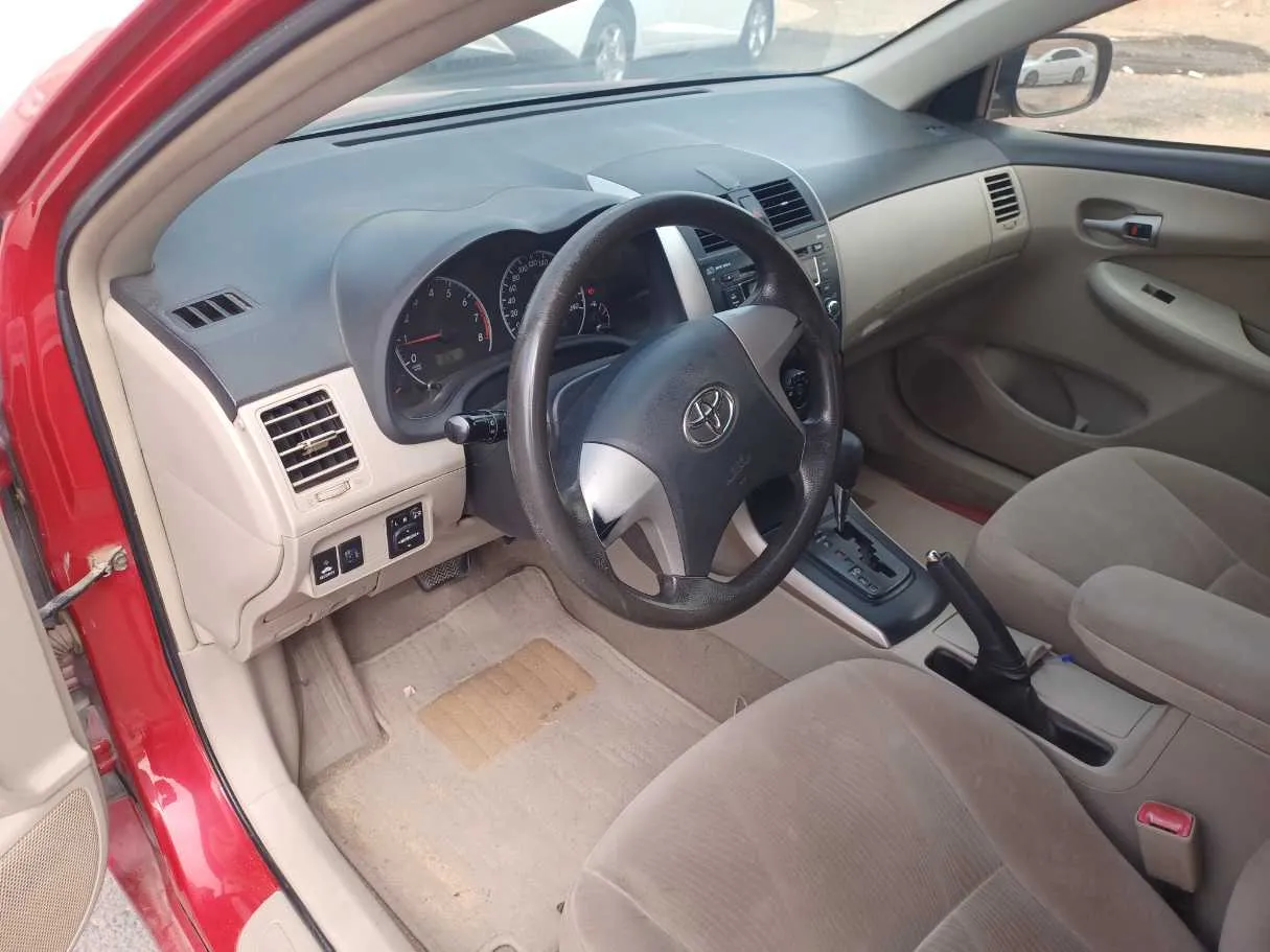 Car image 12
