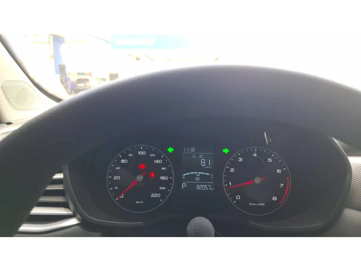 Car image 20