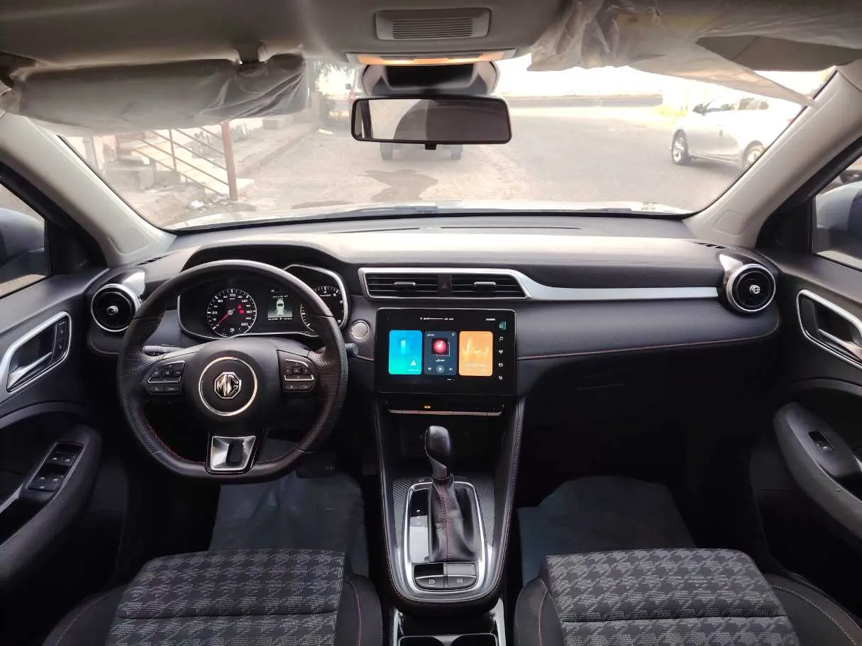 Car image 15