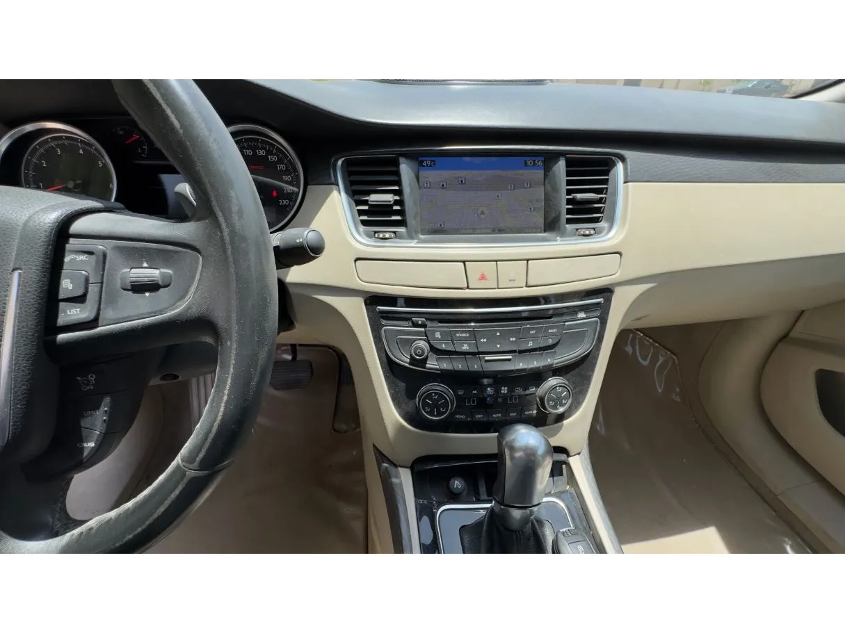 Car image 15