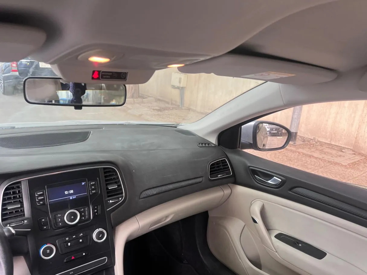 Car image 24