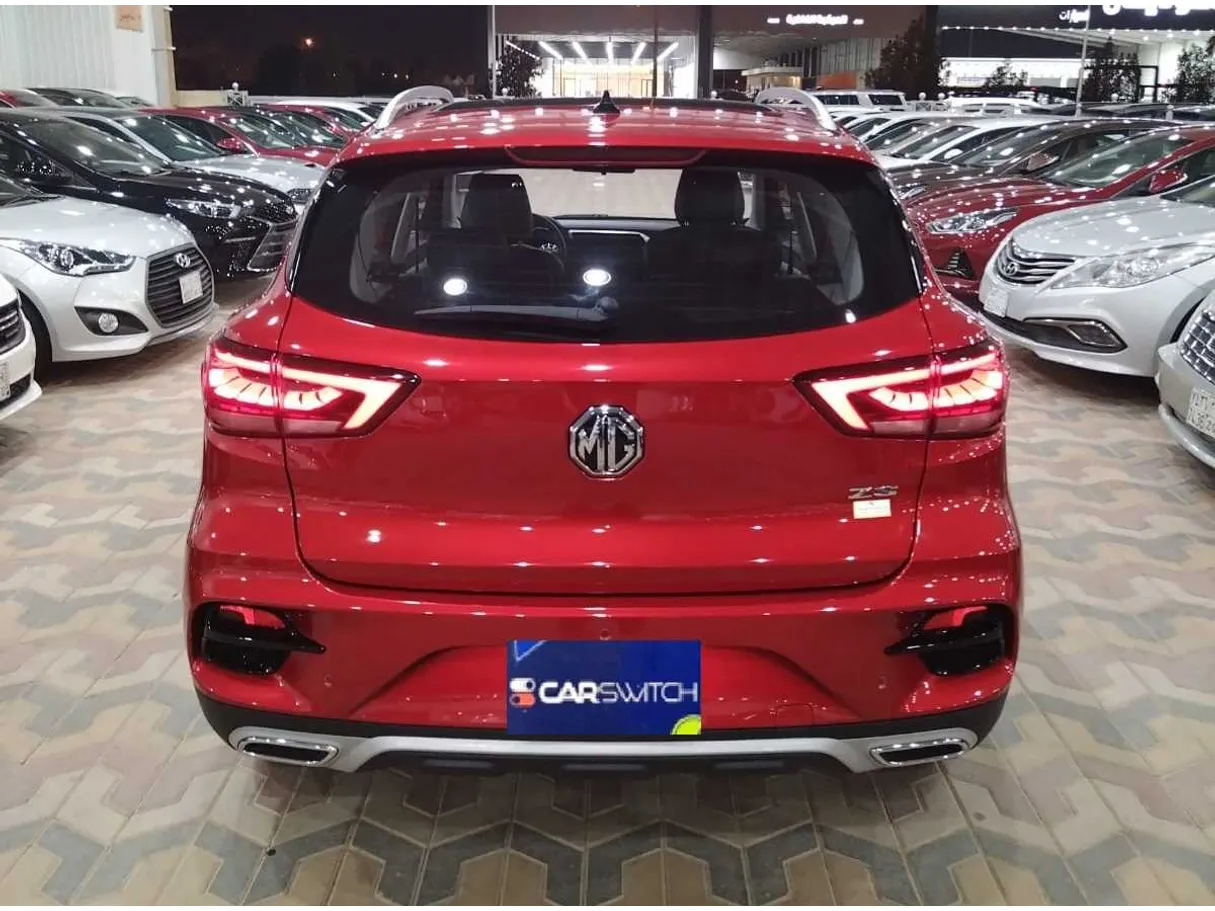 Car image 5