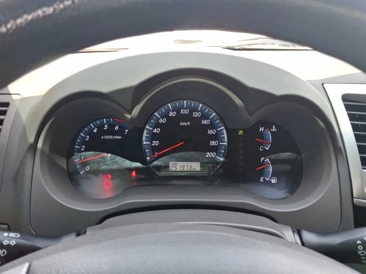 Car image 19