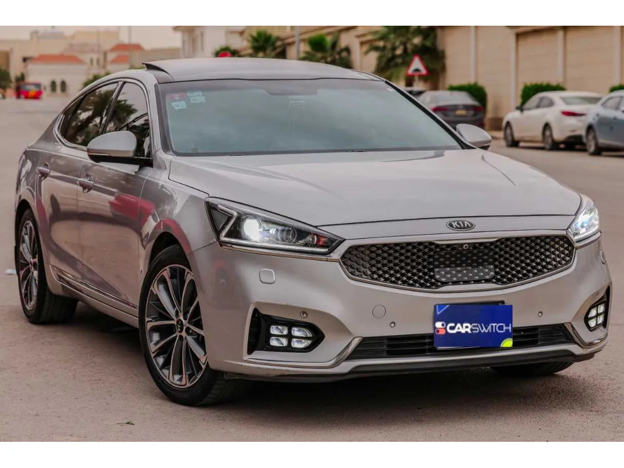Car image 9