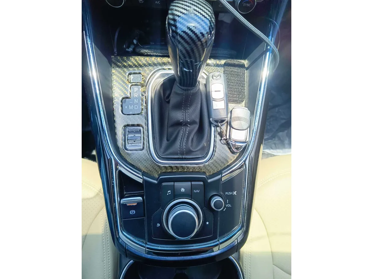 Car image 23