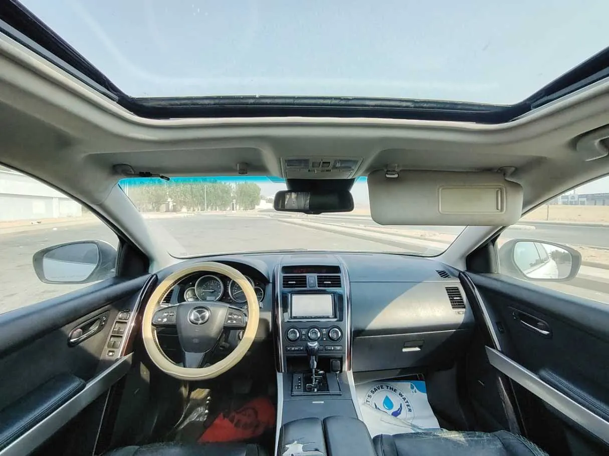 Car image 17