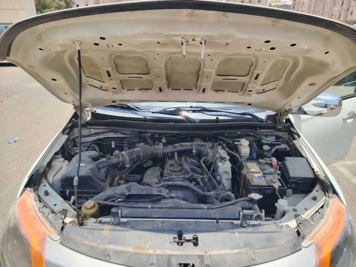 Car image 24