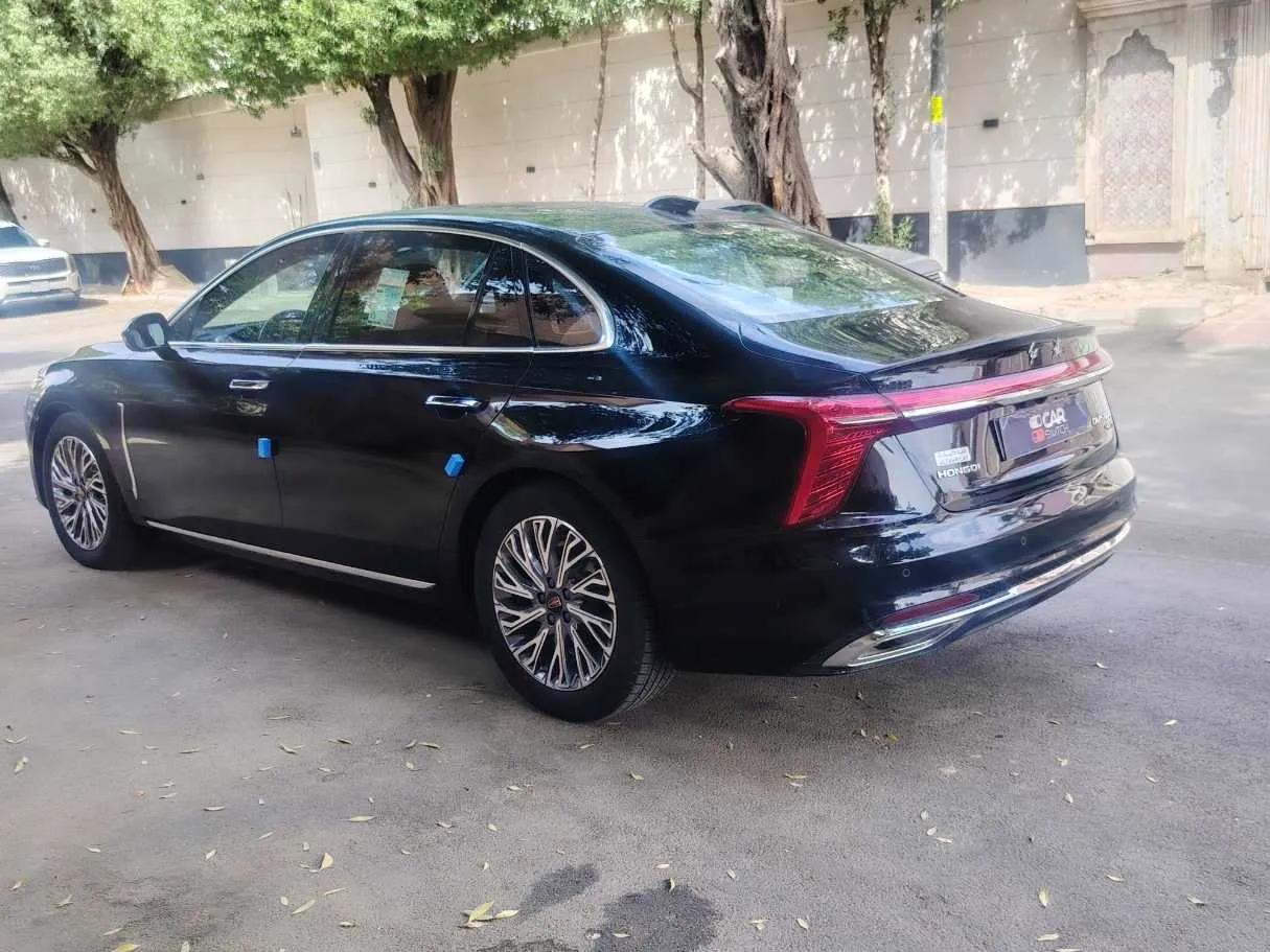 Car image 7