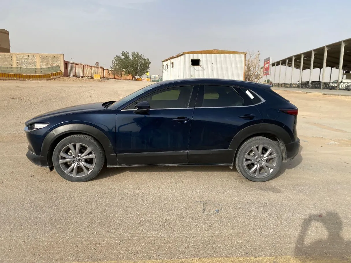 Car image 8