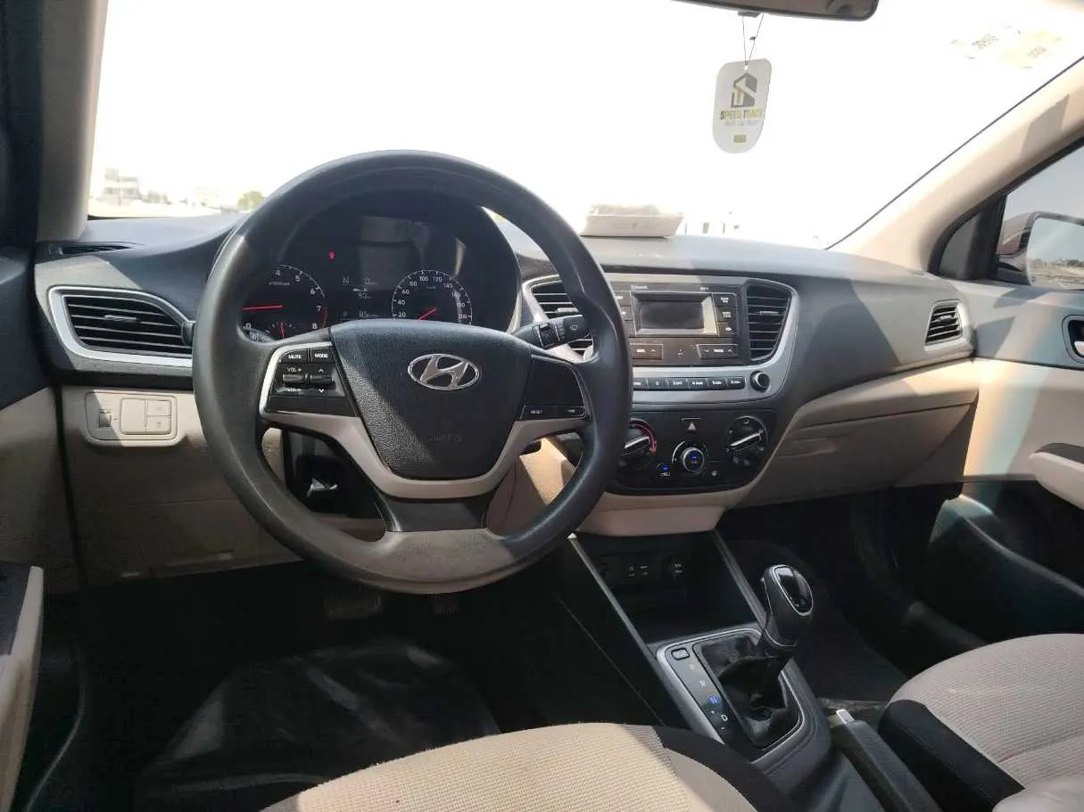 Car image 27