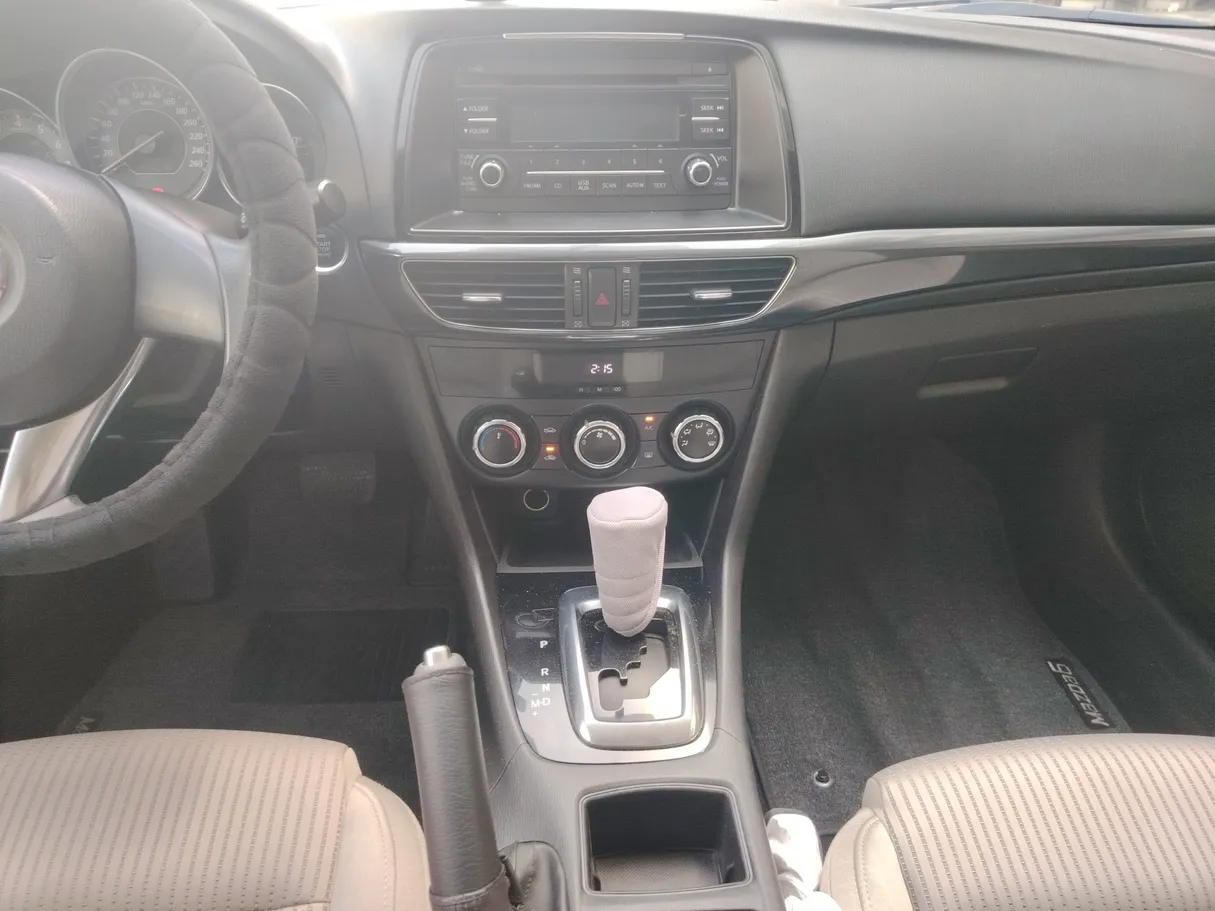 Car image 18