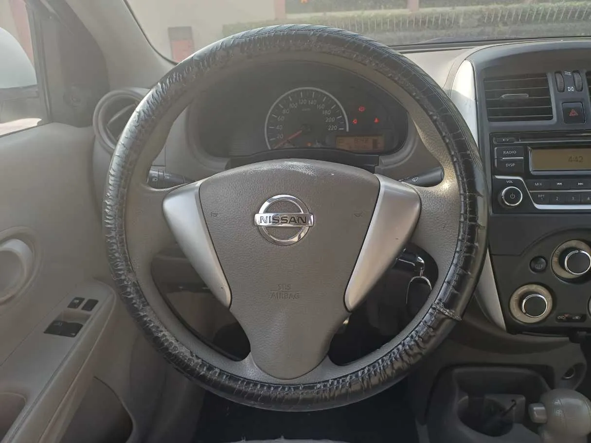 Car image 17