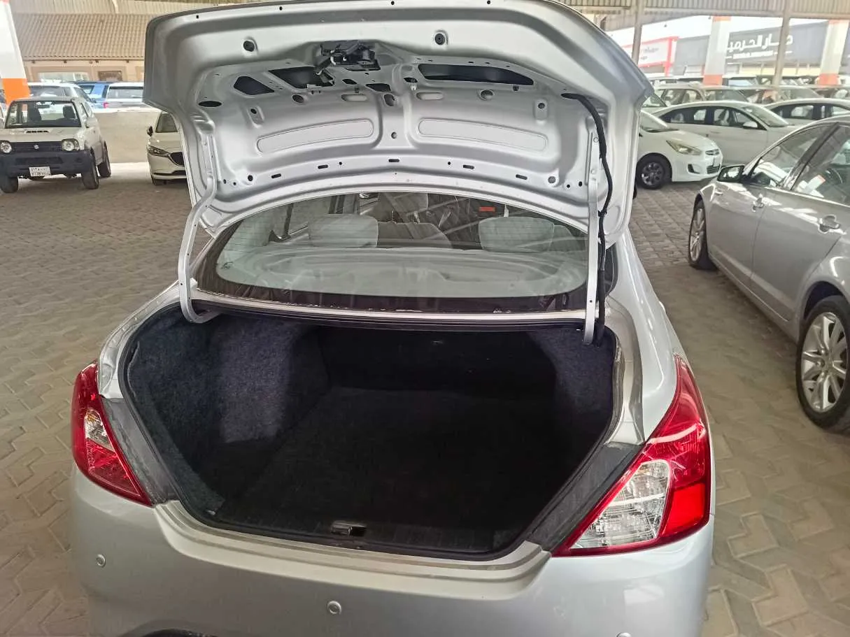 Car image 23