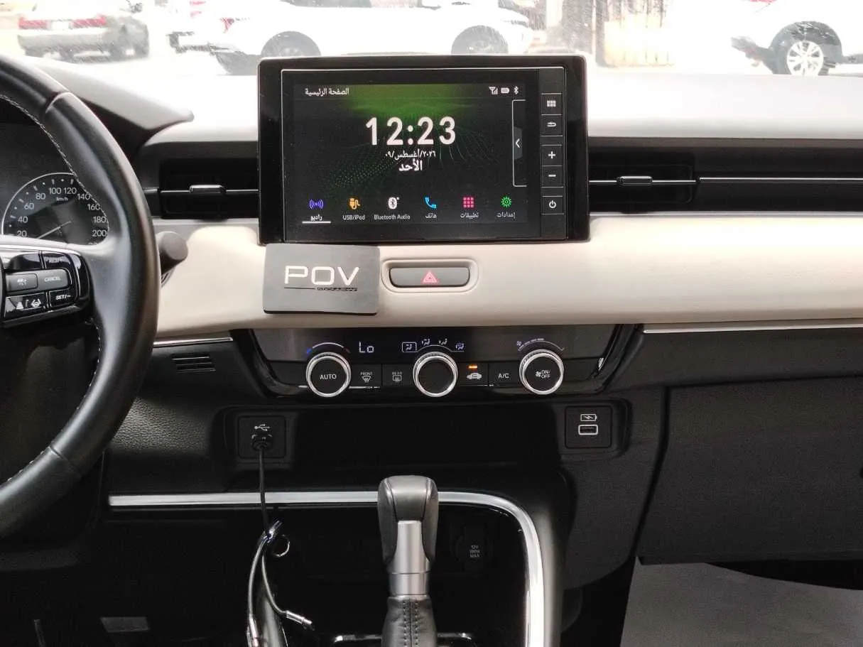 Car image 24