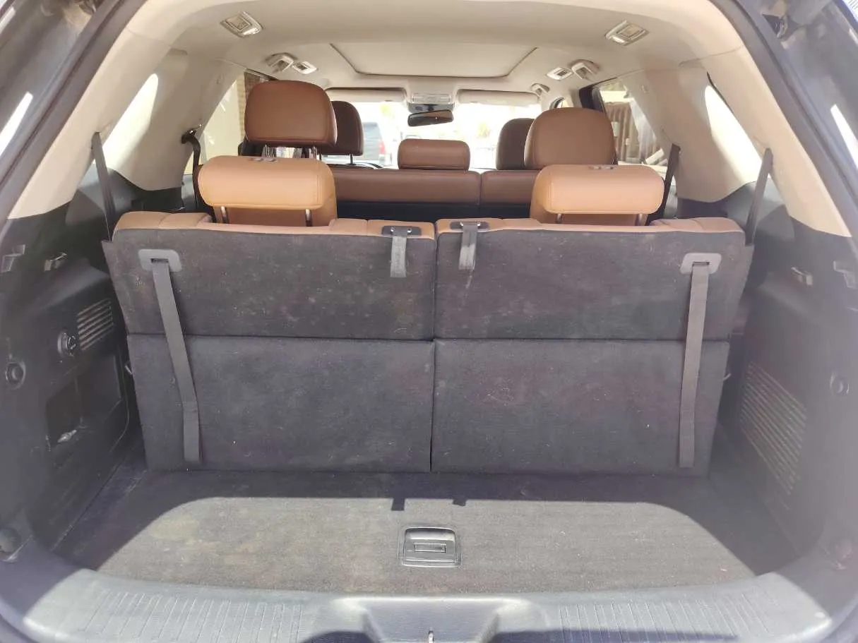 Car image 27