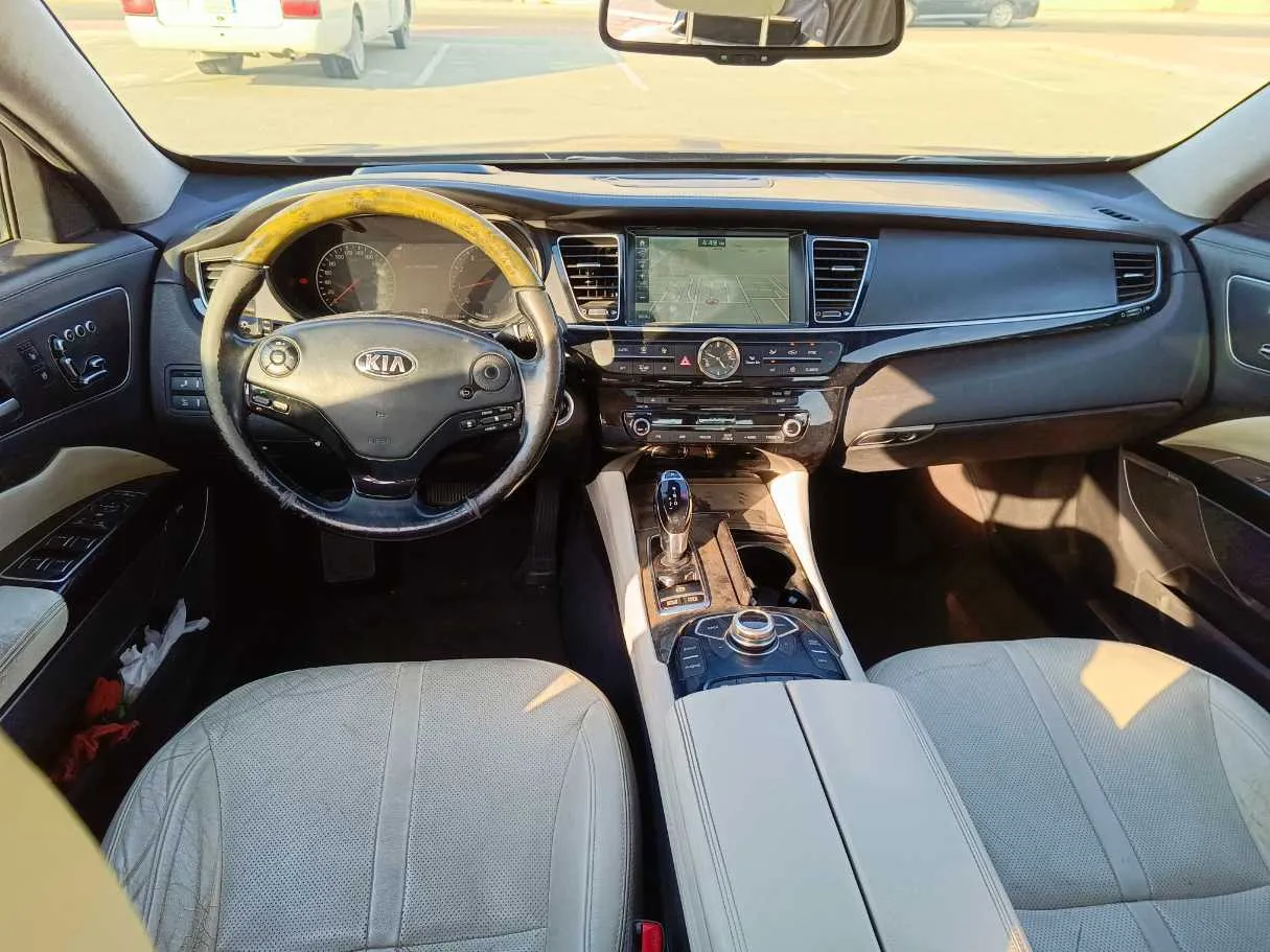 Car image 20