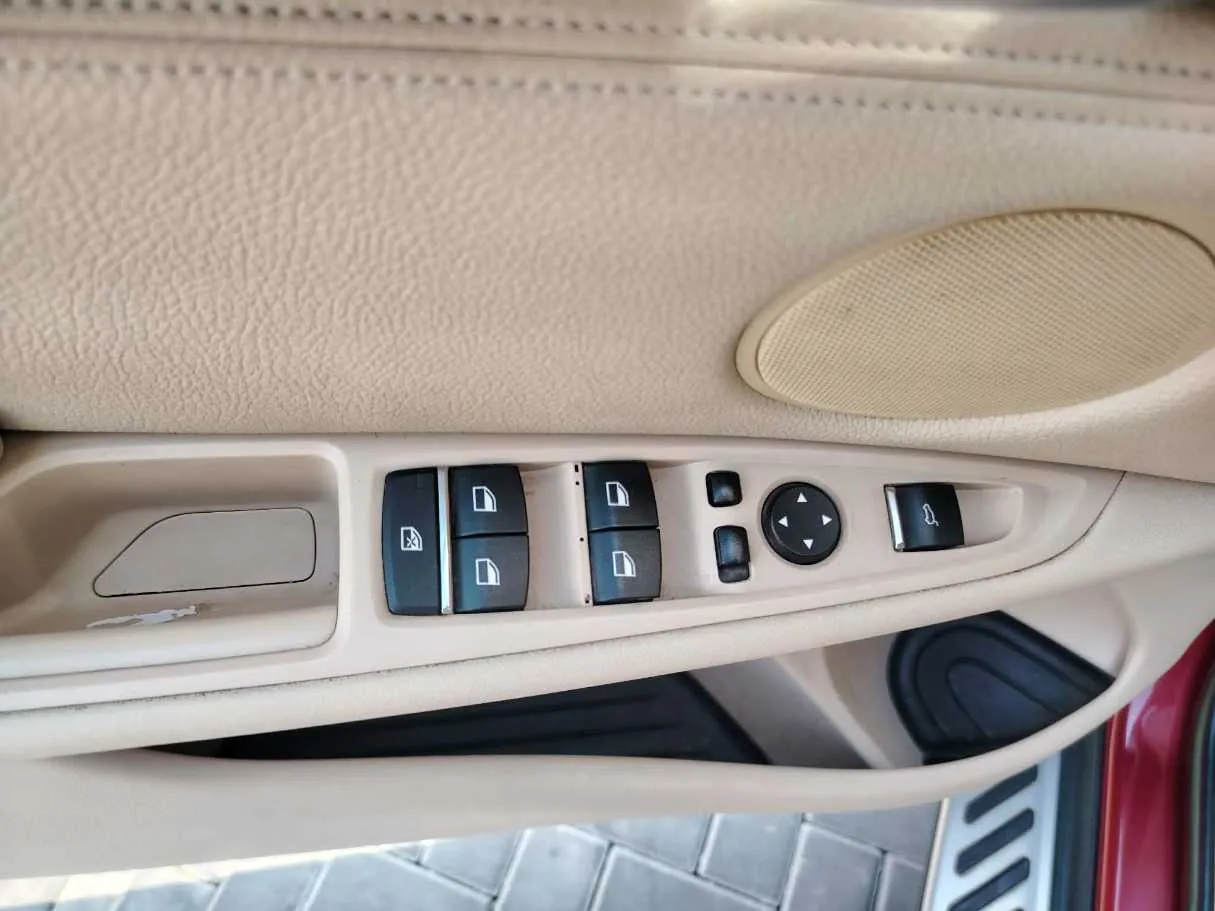 Car image 39