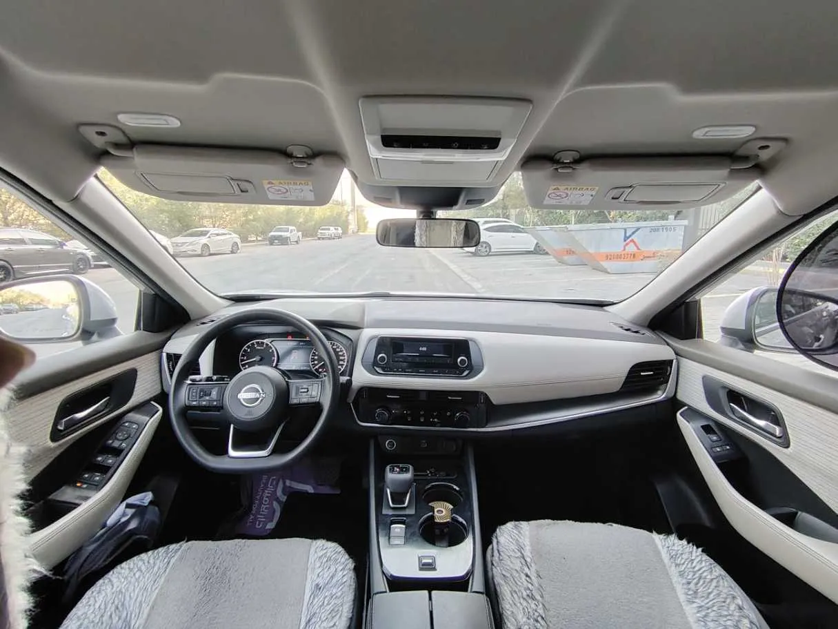 Car image 19
