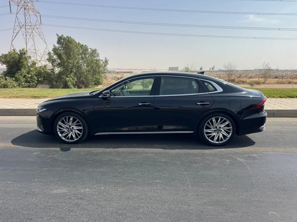 Car image 8