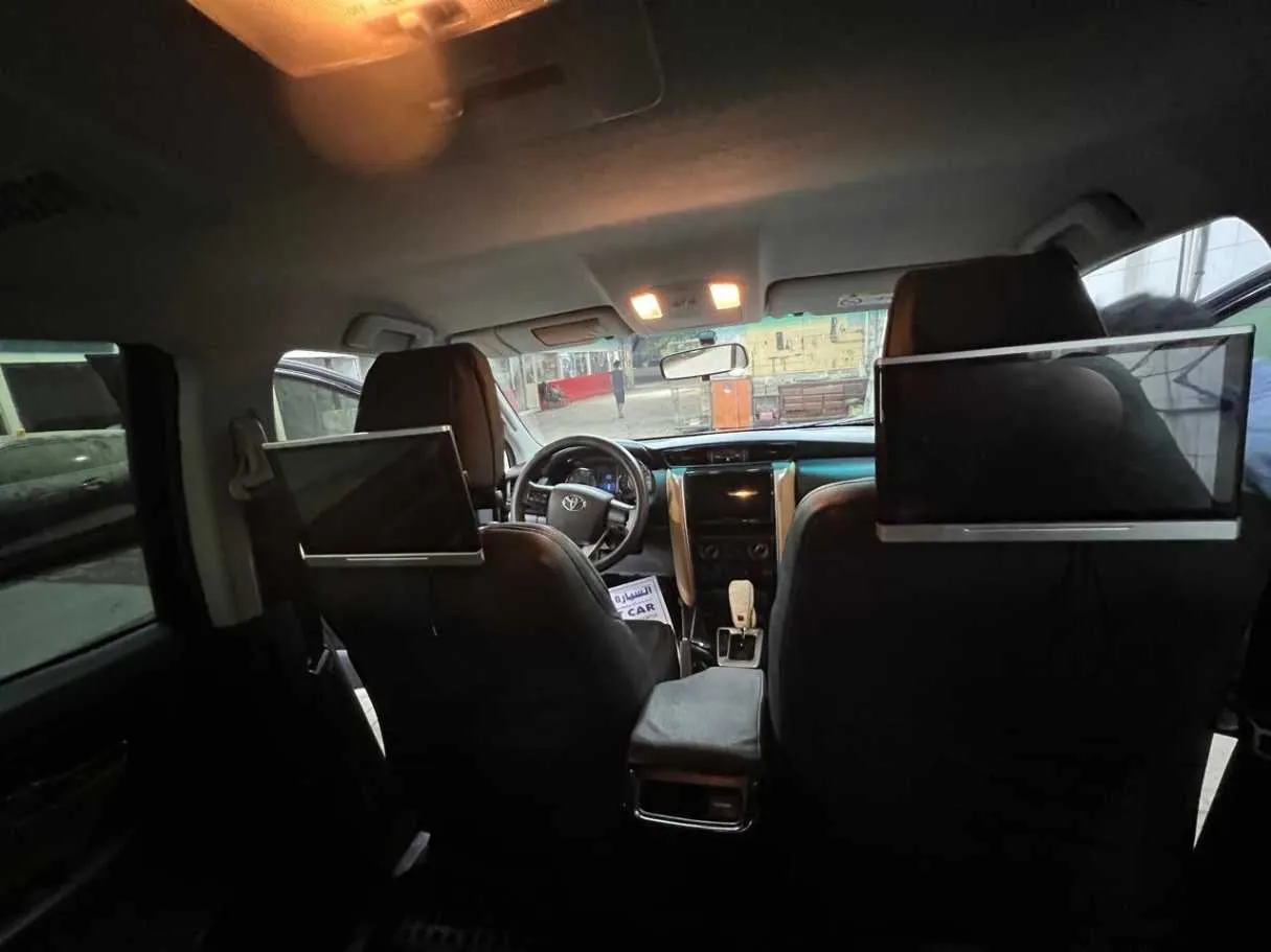 Car image 26