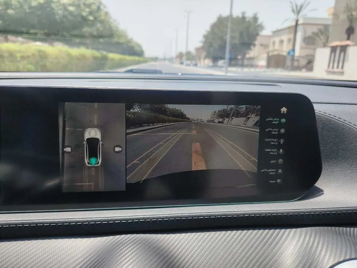 Car image 25