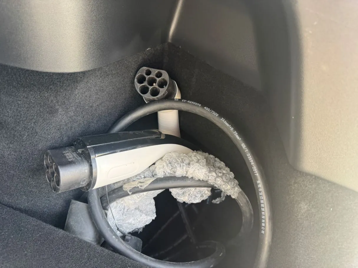 Car image 21