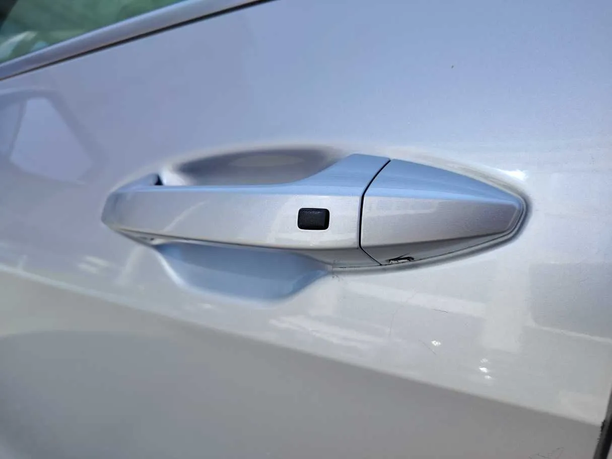 Car image 32
