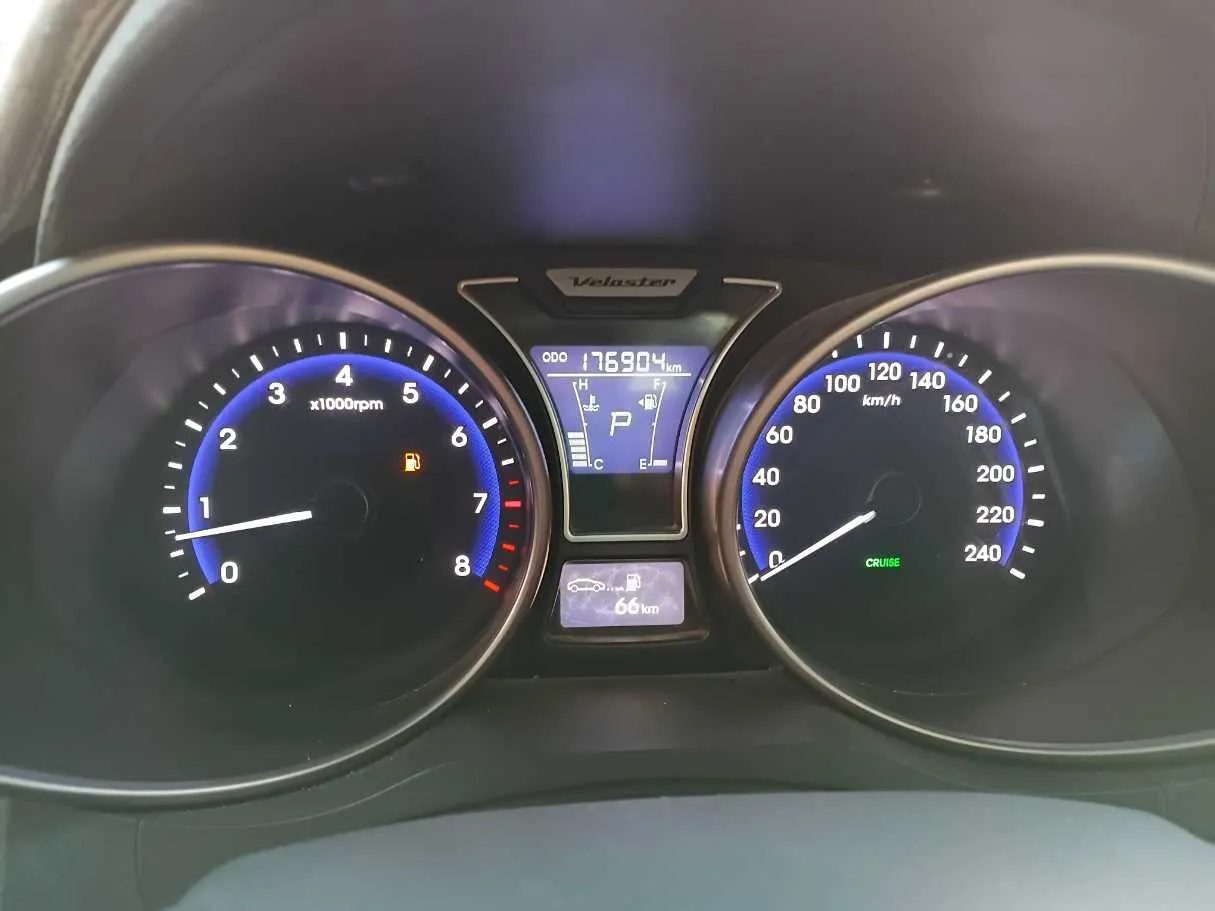 Car image 18