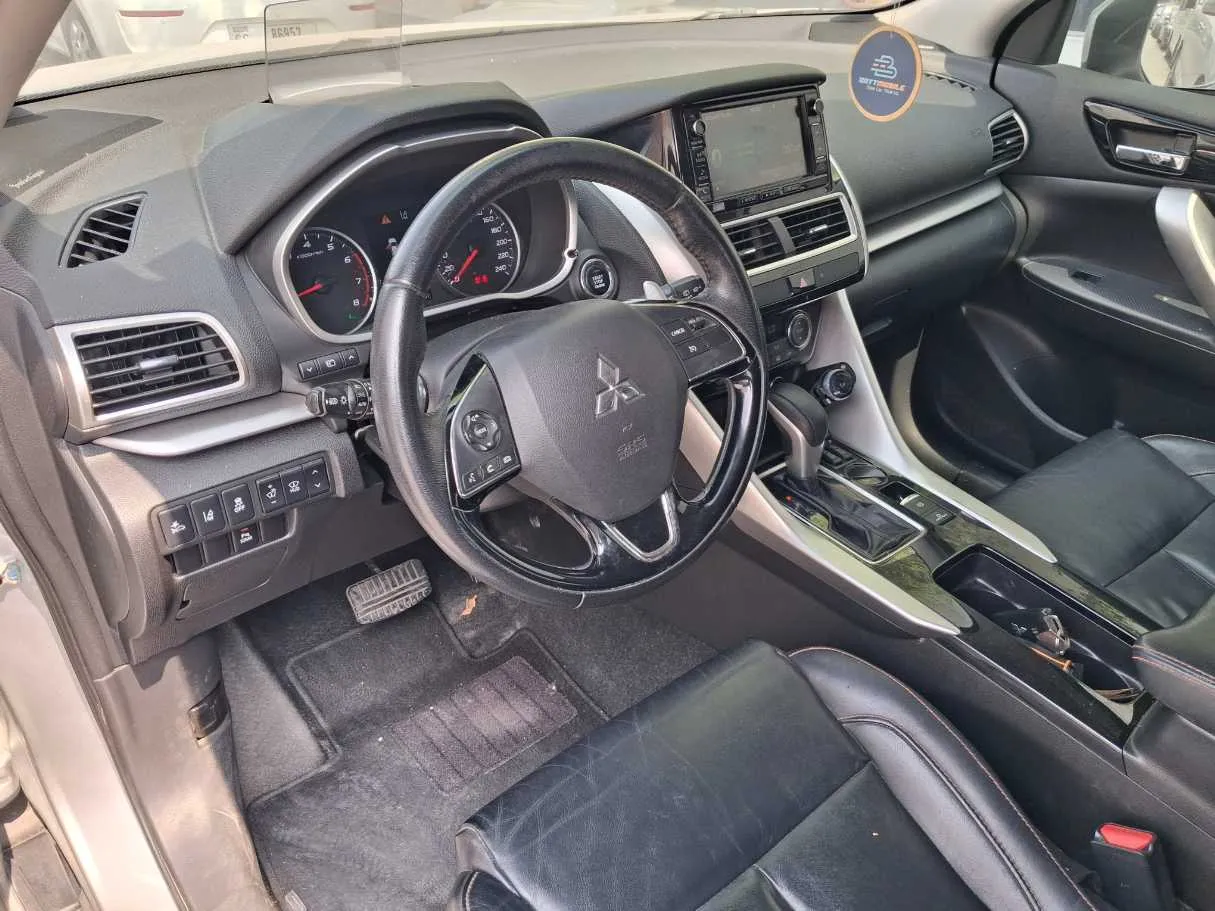 Car image 7