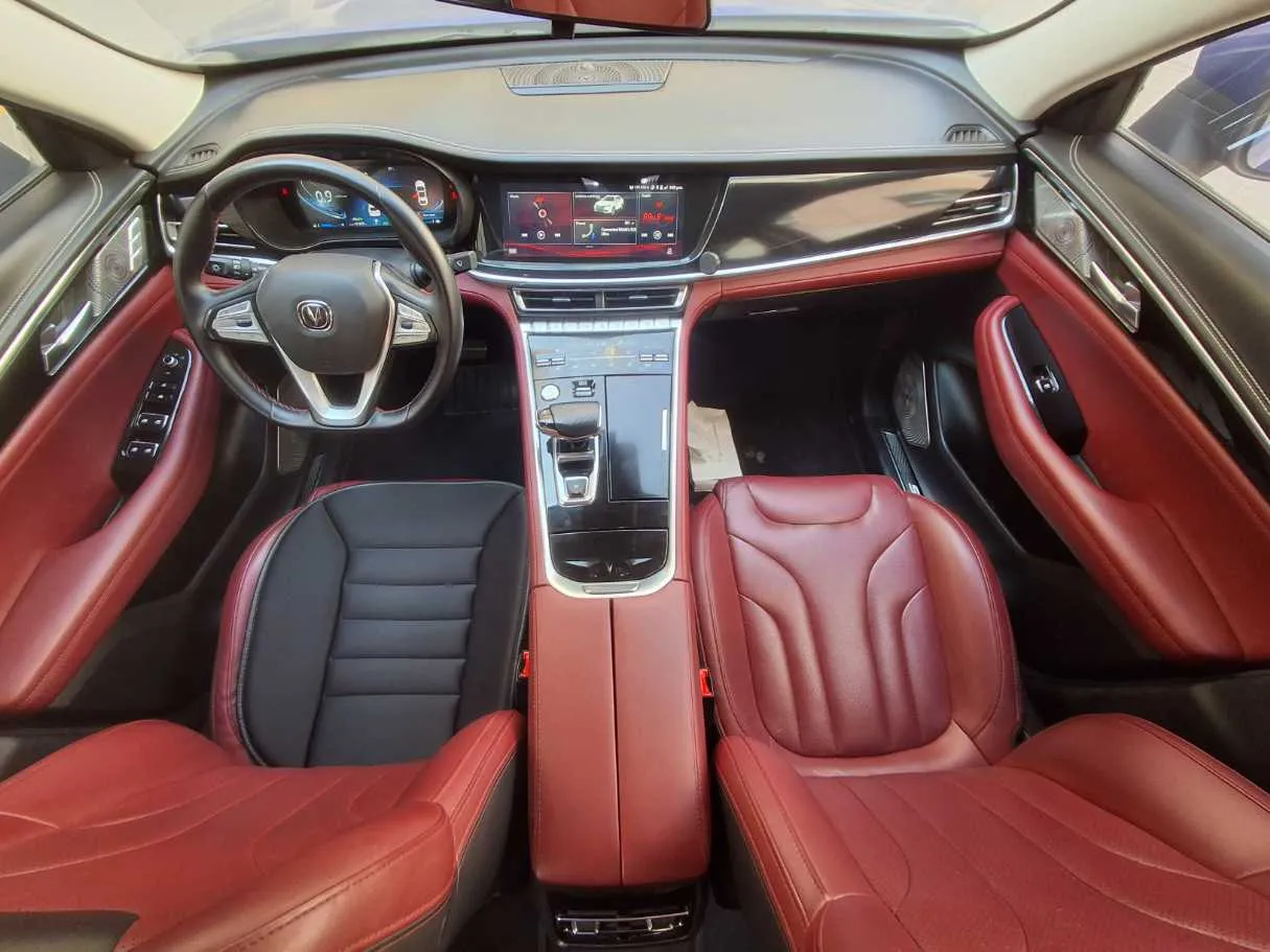 Car image 17