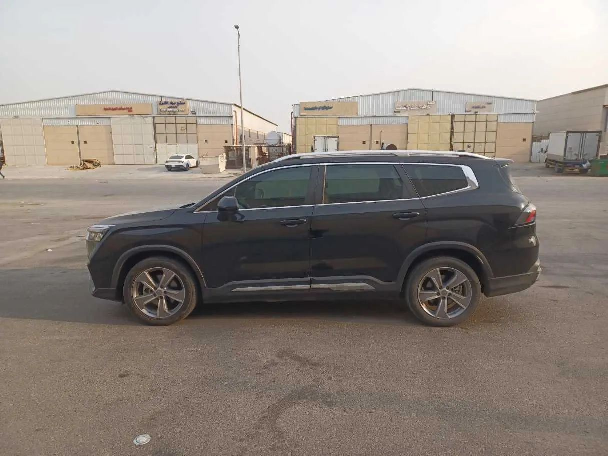 Car image 8