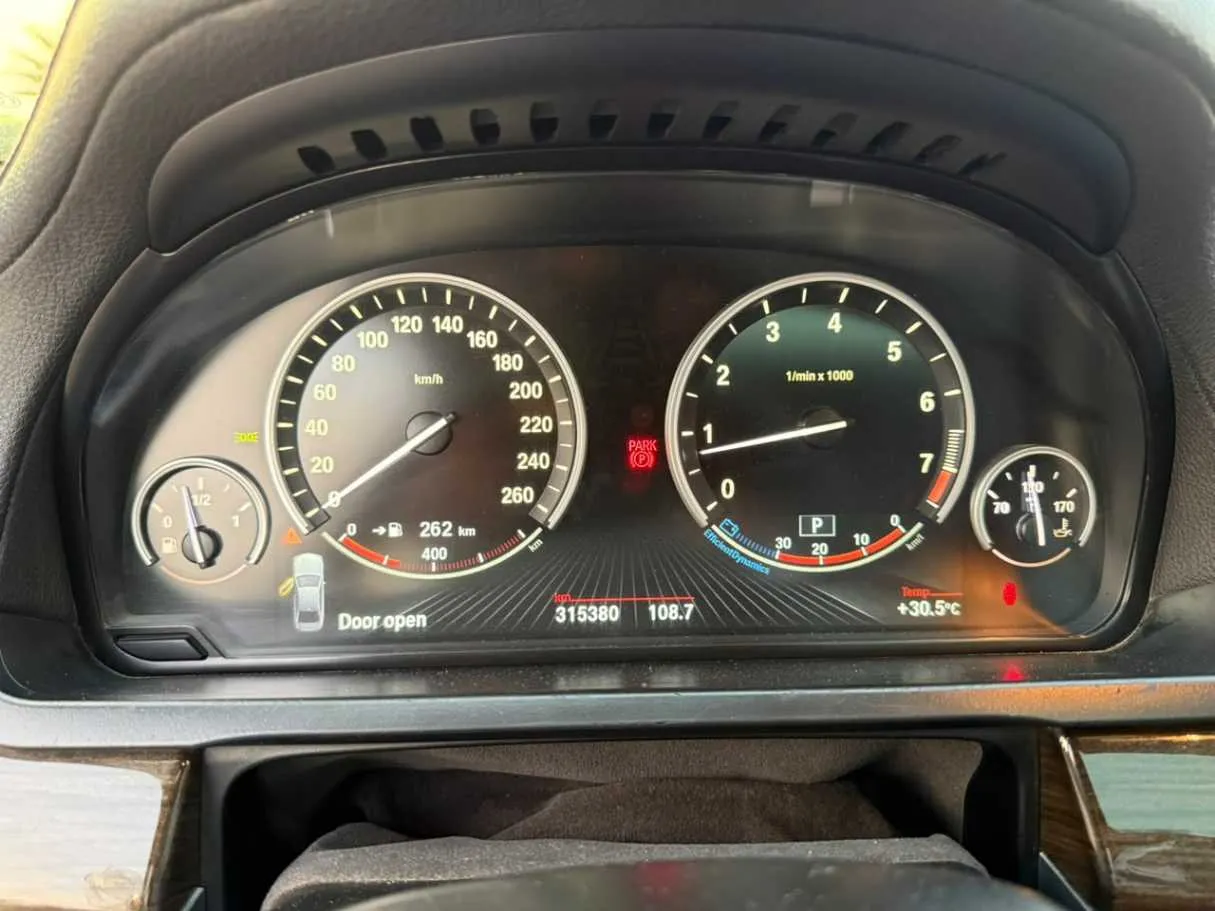 Car image 29
